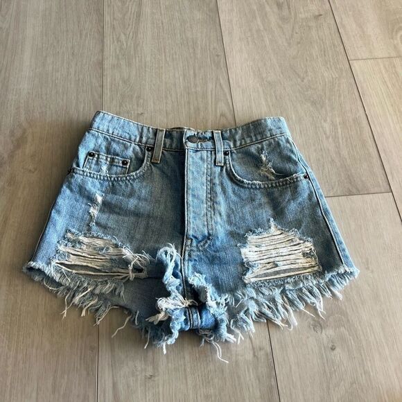 Carmar Denim Los Angeles Helen Shorts Size 24 Distressed - Picture 1 of 10